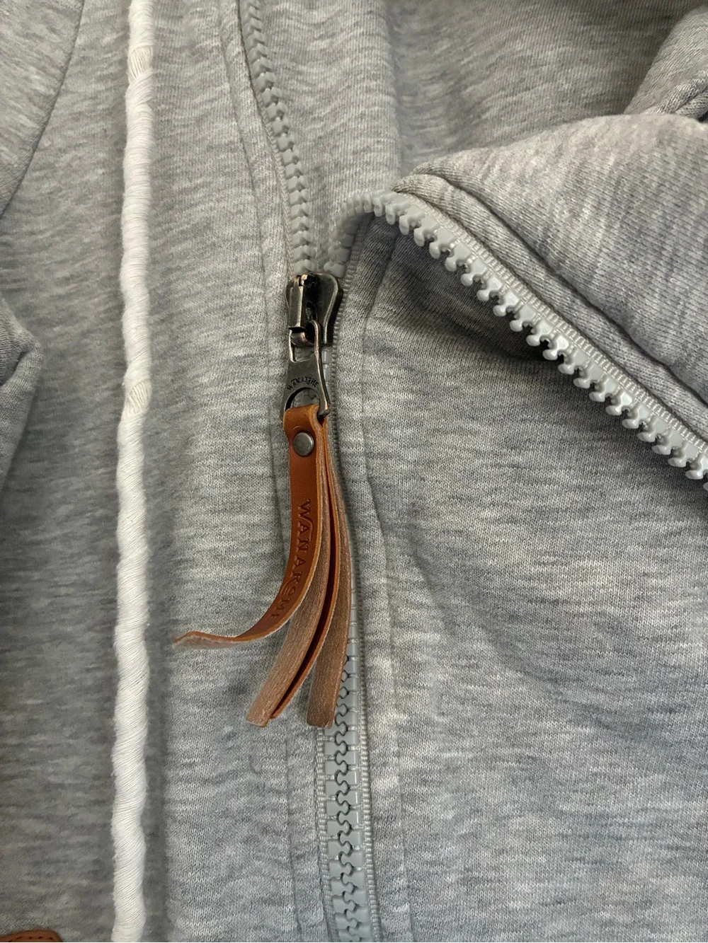 Wanakome Heather Gray Quilted-Collar Zip Hoodie with White Trim - Picture 5 of 5
